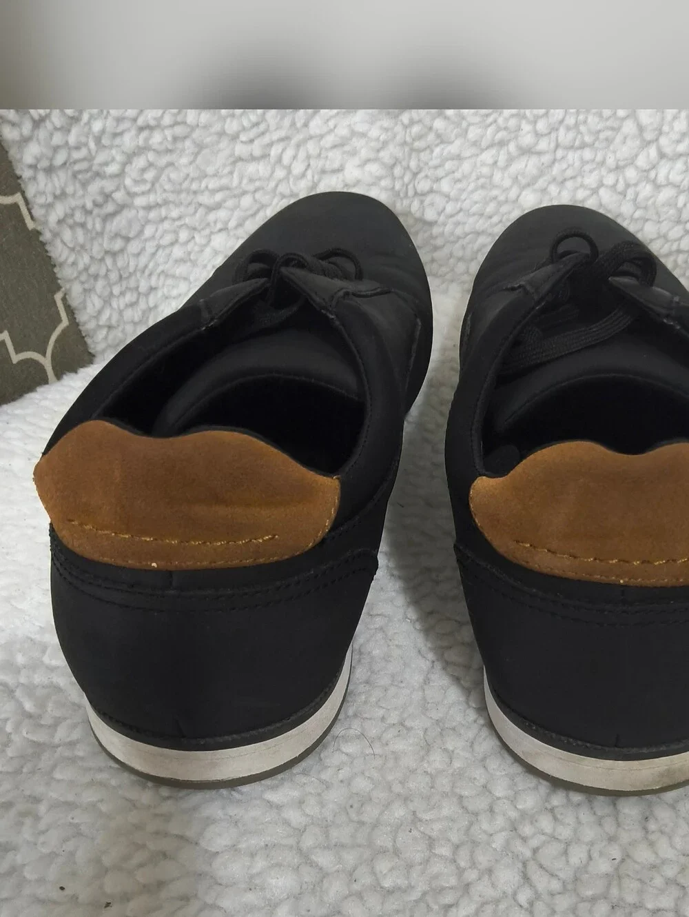 Aldo Men’s Black Derby Shoes with Tan Heel Accent Size 9